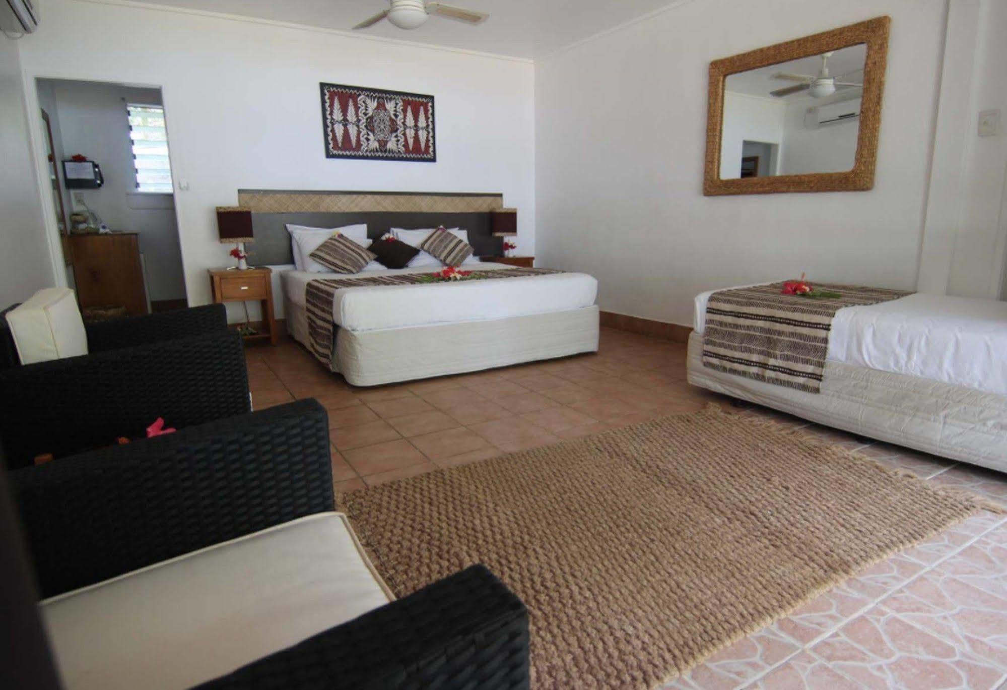 Tongan Beach Resort Utungake Esterno foto