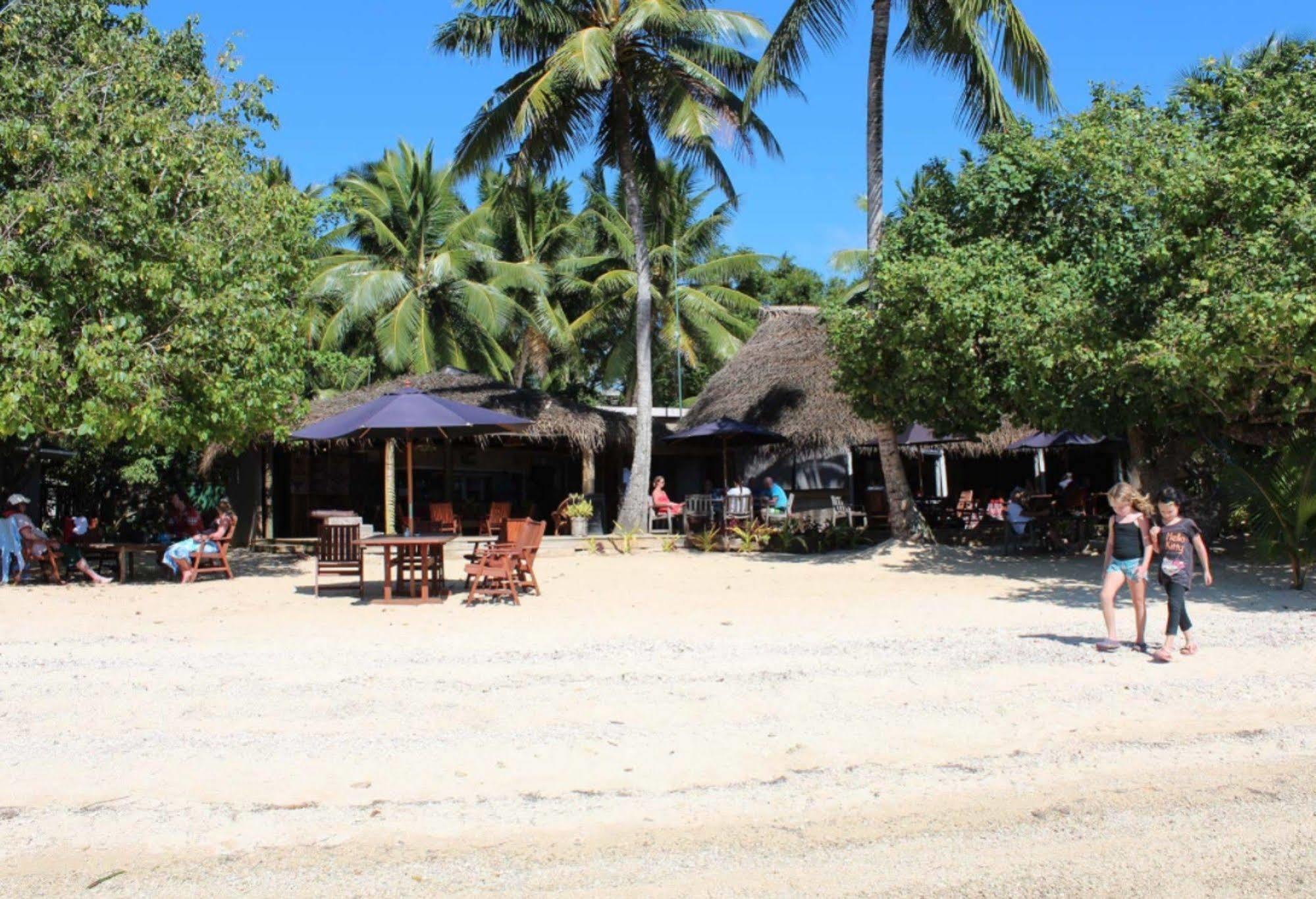 Tongan Beach Resort Utungake Esterno foto